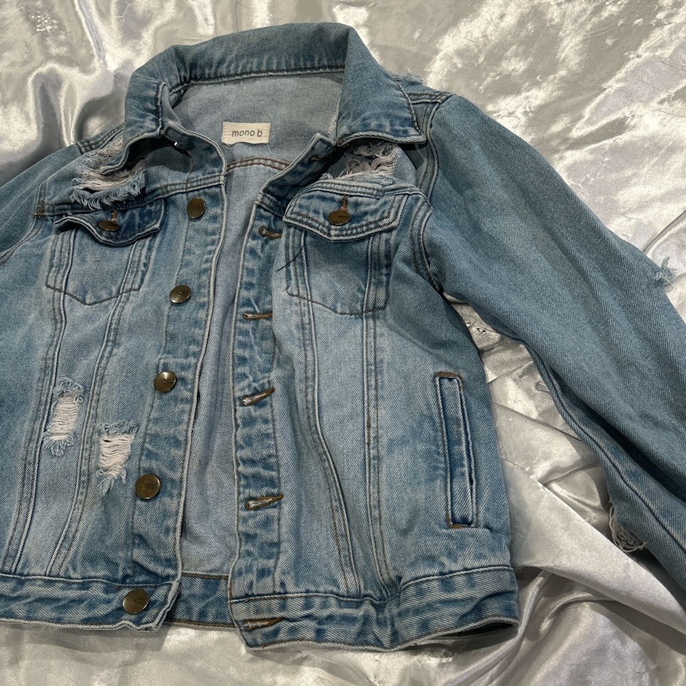 ♡distressed jean jacket ♡